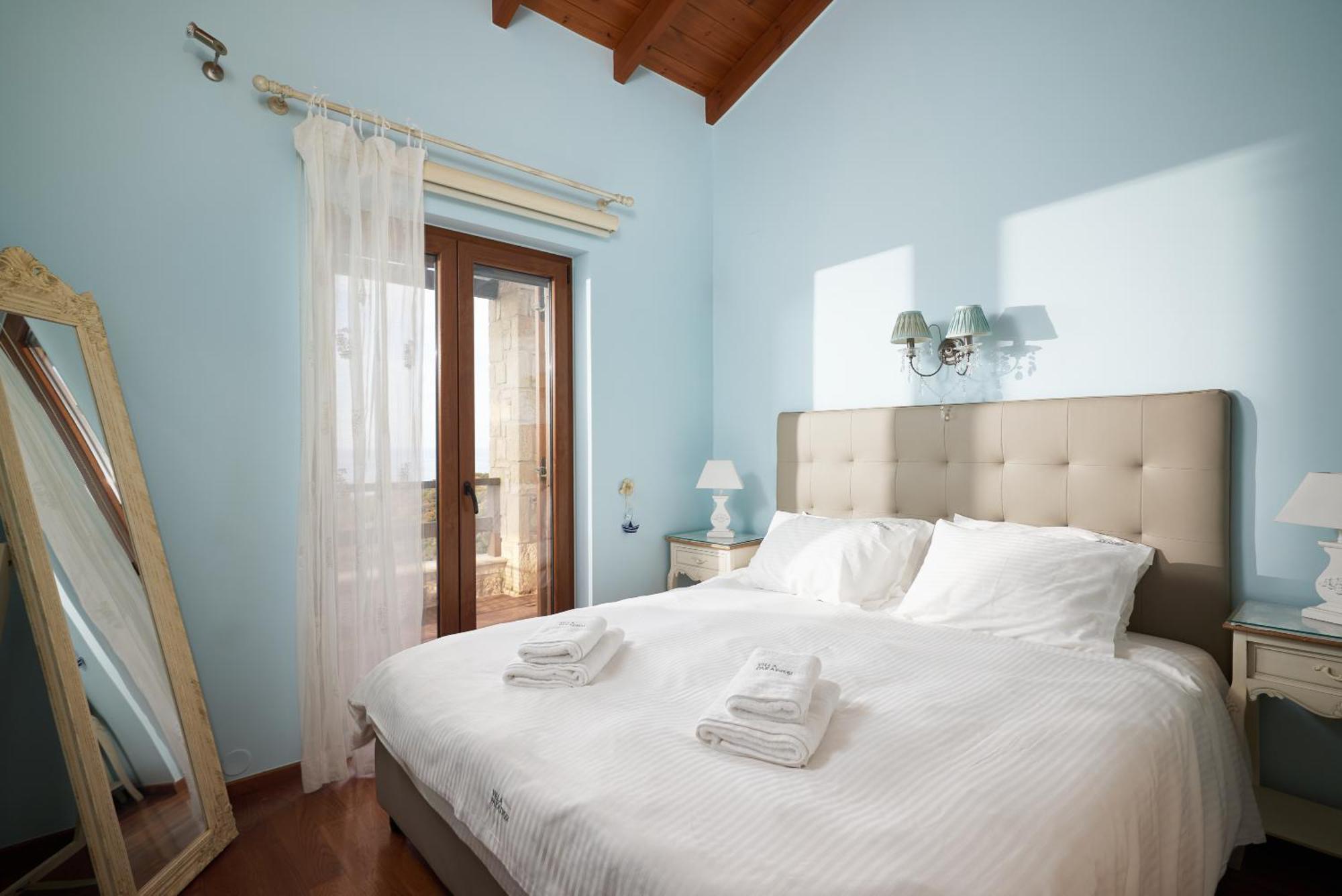 Paradissi In Crete Villa